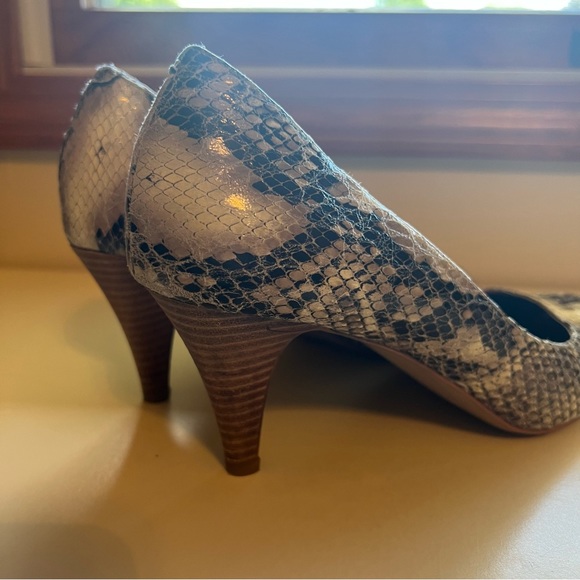 Steve Madden Snakeskin Heels size 9.5 - Picture 8 of 10